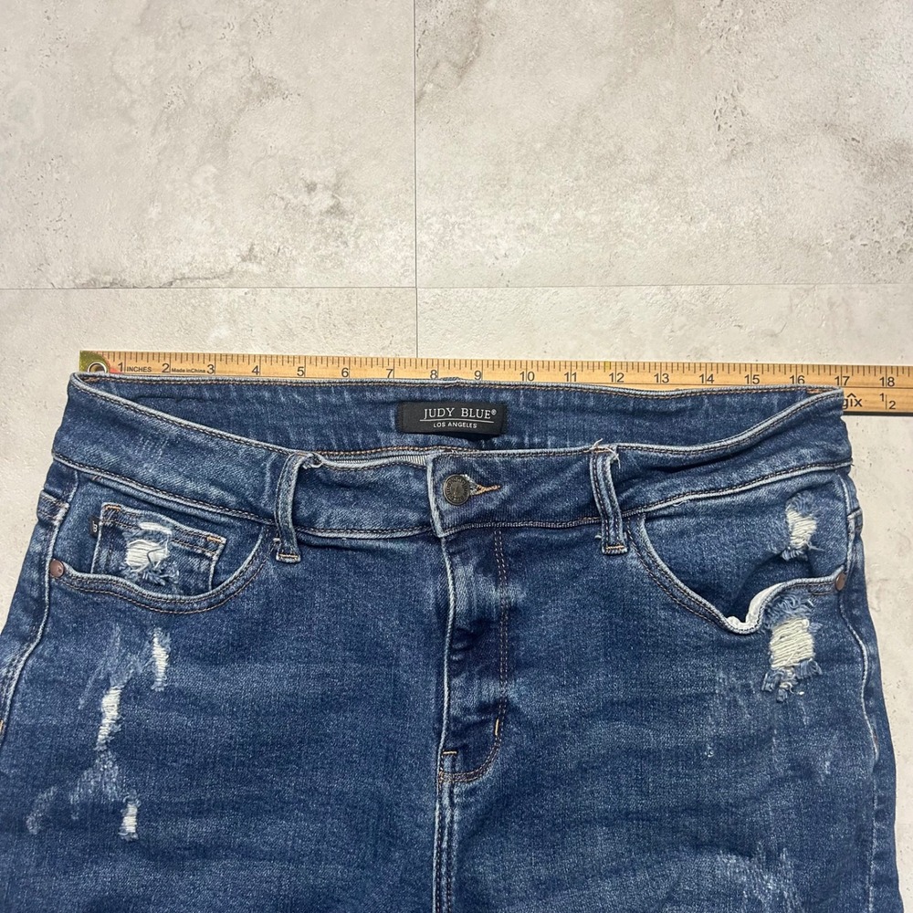Judy Blue Distressed Denim Shorts Dark Wash Women 1XL Bermuda Raw Hem JB150045 - Picture 5 of 9